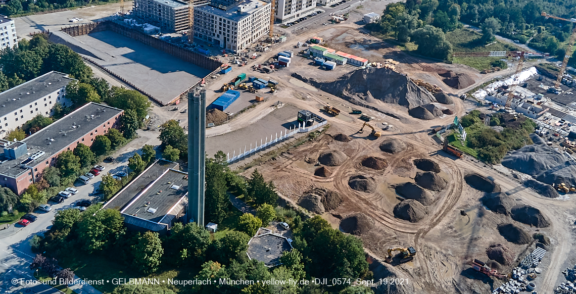 19.09.2021 - Aktuelle Luftbilder aus dem Alexisquartier und Pandion Verde in Neuperlach in München